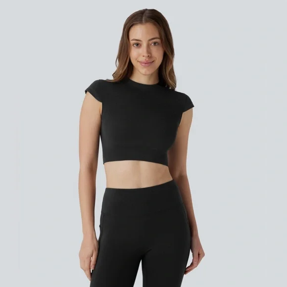 HALARA black workout yoga Pilates crop top - Picture 1 of 1